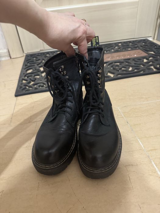 Продам ботинки осенне весенние