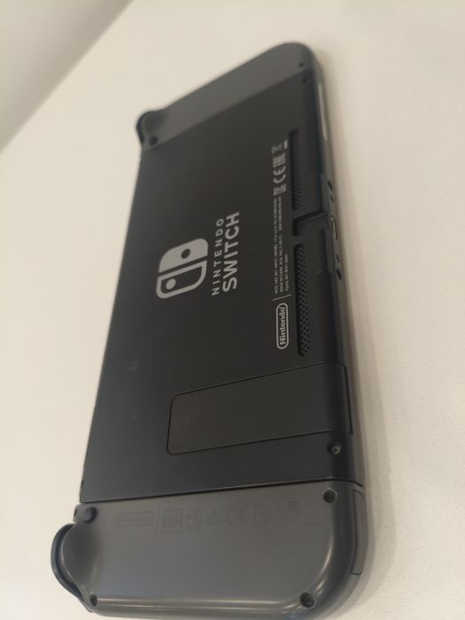 Nintendo switch продаю