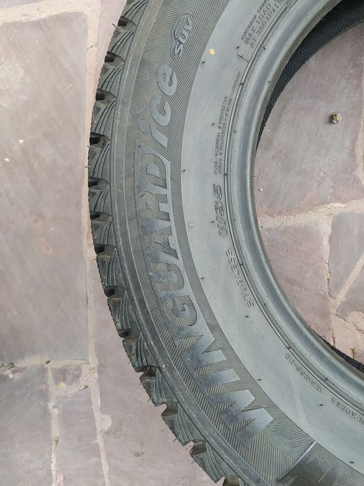 Продам комплект зимних шин