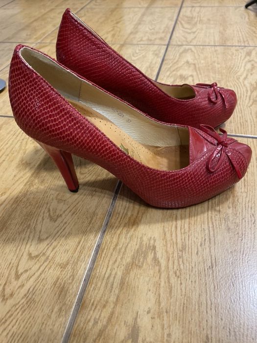 Pantofi piele noi - marimea 37