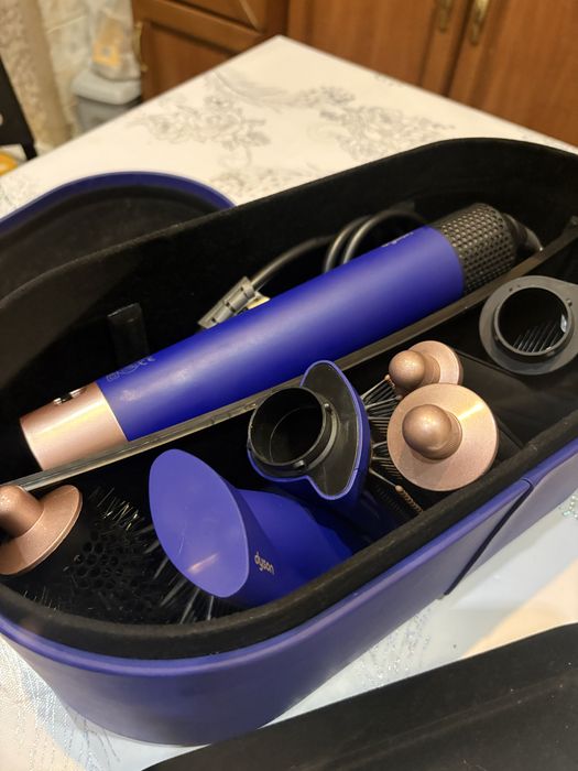 стайлер Dyson (оригинал), б/у.