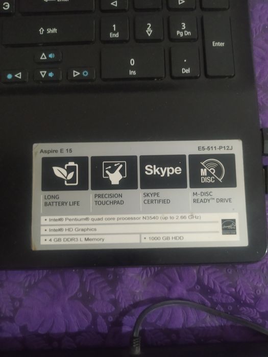 Ноутбук сотилади