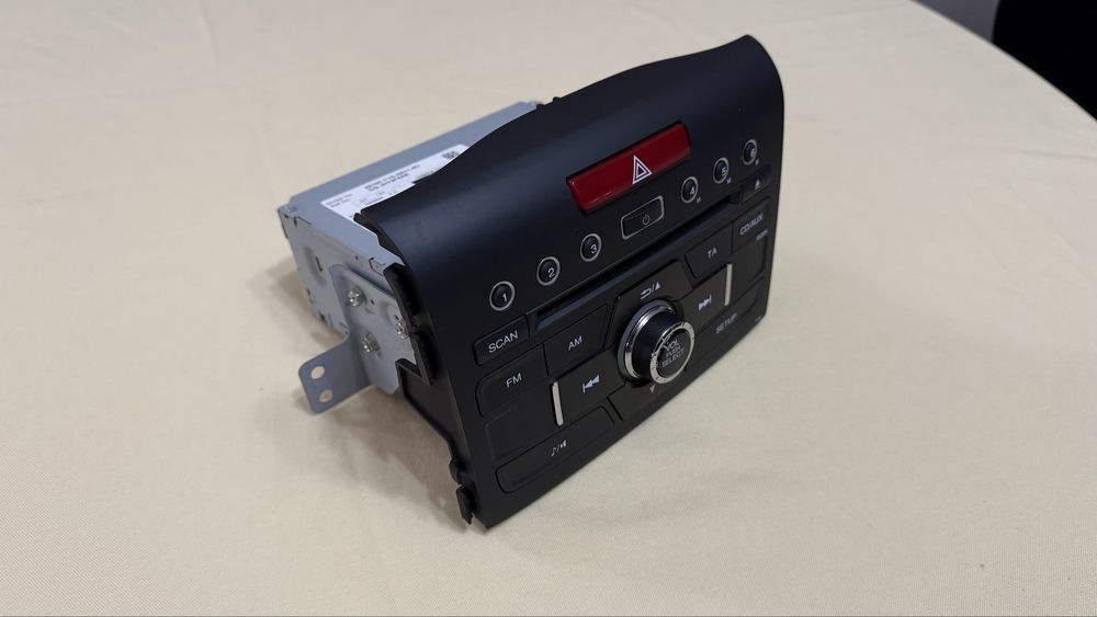 Продавам CD за Honda CRV 4 - Оригинално