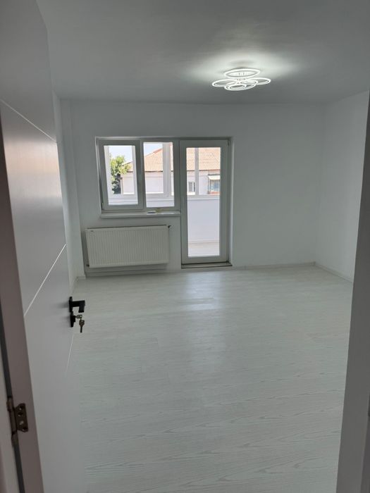 Apartament 4 camere de vânzare – 90 mp, renovat complet, Piața Moldovei, Focșani