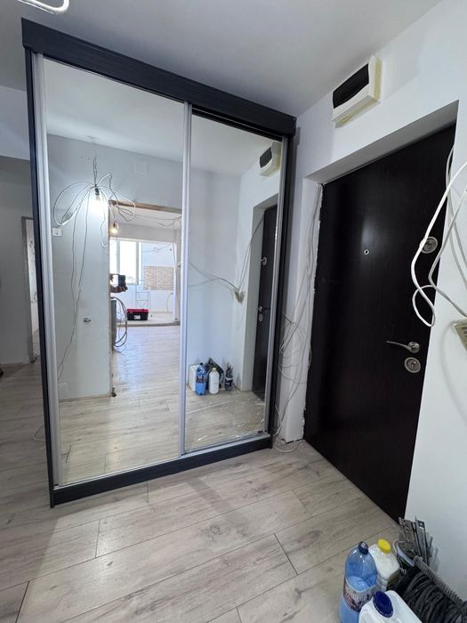 Vând urgent - Dulap/Dressing cu uși glisante și oglinzi – 140x 230x60