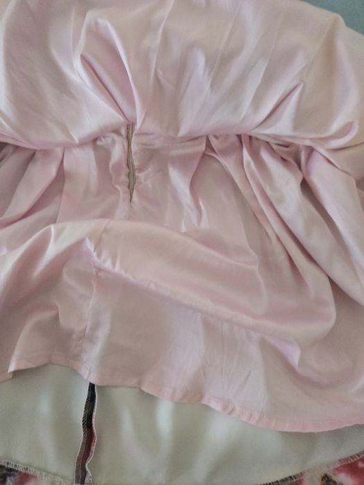 Красива рокля с подплата