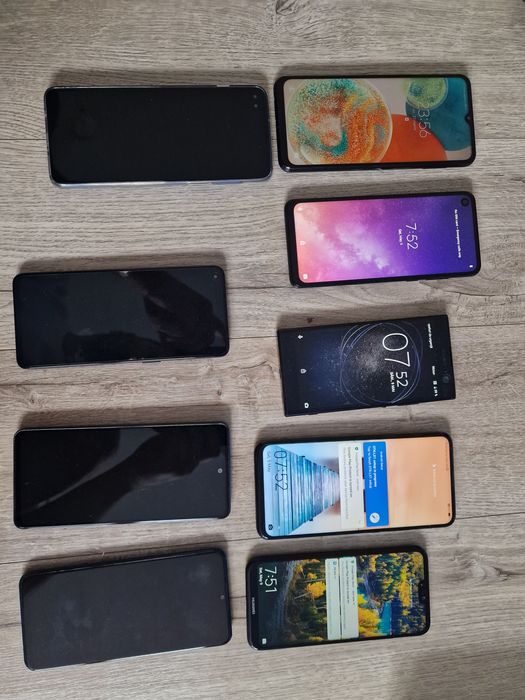 Lot de telefoane full box in stare foarte buna(unele sunt noi)