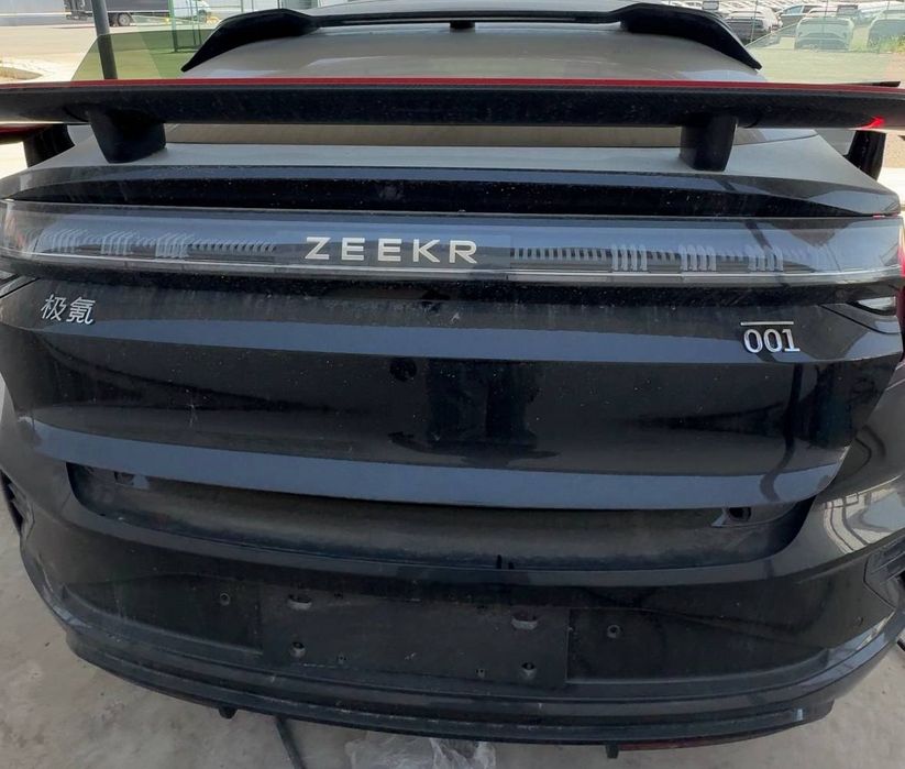 Zeekr 001 ultra pluse 26/26 rest
Karbon