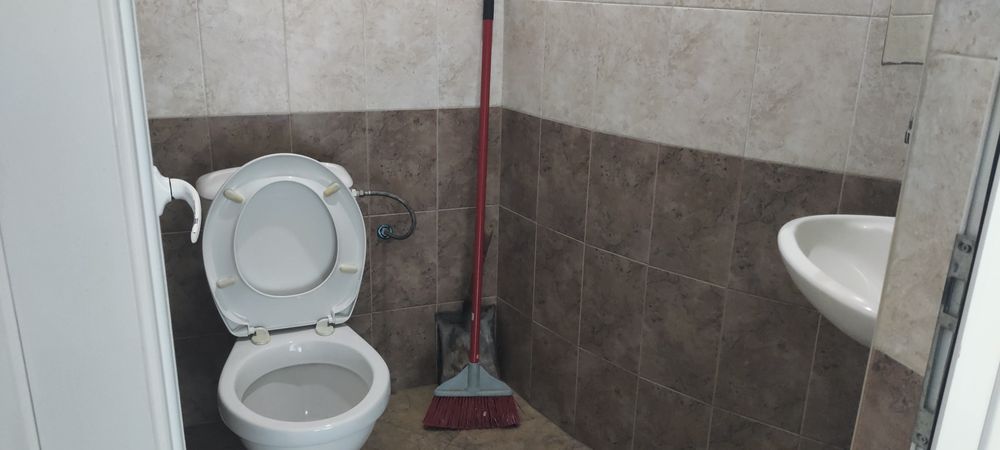 Дава се под наем Магазин в Благоевград, Идеален център - 34 кв.м за 357 € - Снимка #2