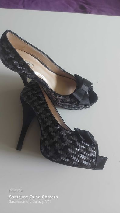 Дамси сандали с висок ток