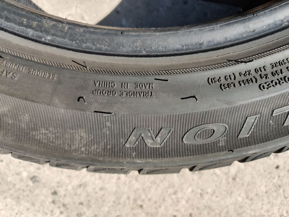 Продам зимние шины 215/55 R17