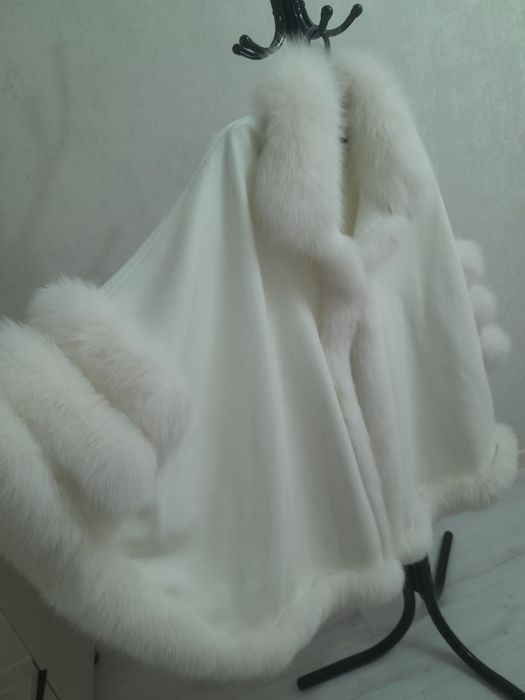 Белое Пончо мех Песец