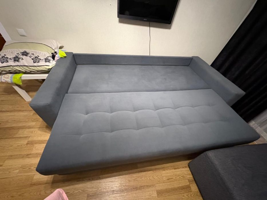 Новый диван в идиальном состоянии