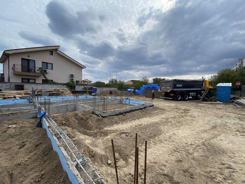 Casa la rosu 350€/mp materiale.+ manopera