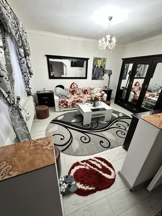 Casa 3 camere zona Piata Mare Satu Mare • OLX.ro