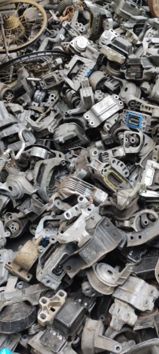 Пырием метал  алюмини банкы горила  мед латун  вазможна сама вызип.