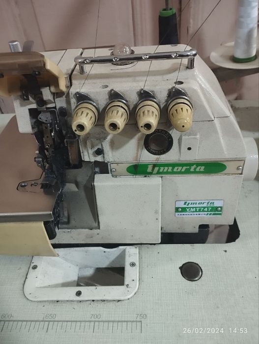 Averlok tikuv mashinasi sotilidi xolati yaxshi