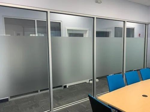 Матирующая пленка на окна.

С ее помощью вы сможете изменить привычный