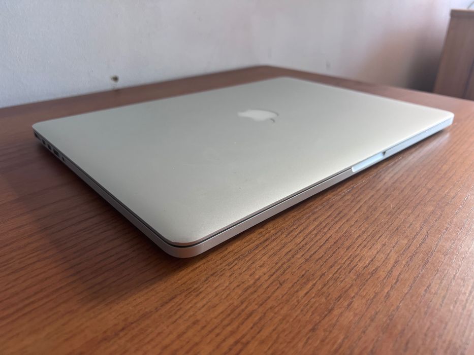 MacBook Pro 15' inch,16G RAM, 1TB SSD,i7,Dual Graphic Card, mid 2015