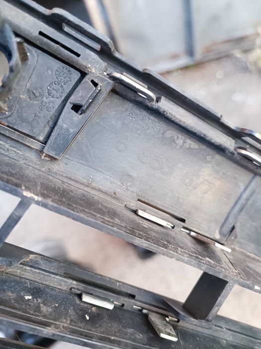 решетка предна броня Touareg 7P6 (2015)