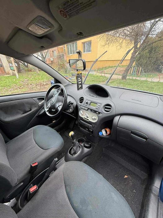 Toyota Yaris 1.0 бензин НА ЧАСТИ