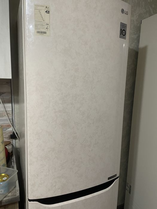 Холодильник LG в отличном состоянии