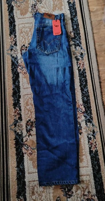 Vând blugi bărbați