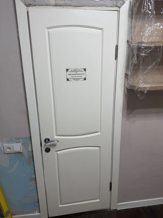 Продам деревянную дверь