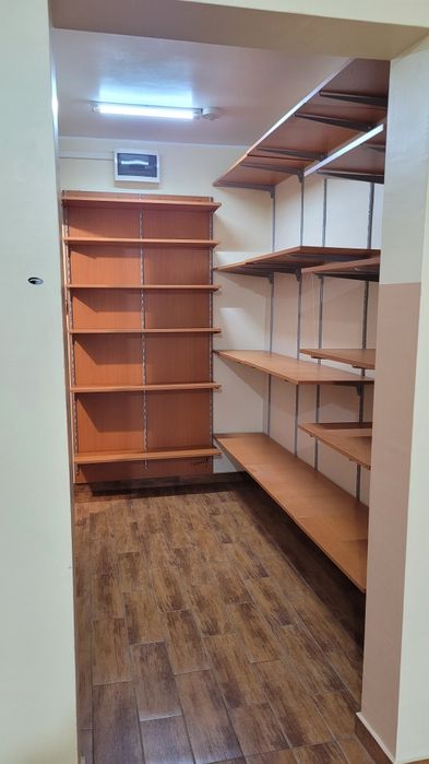 Vînd/închiriez/schimb spatiu comercial strada Saturn