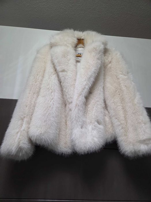 Пухено палто на ZARA