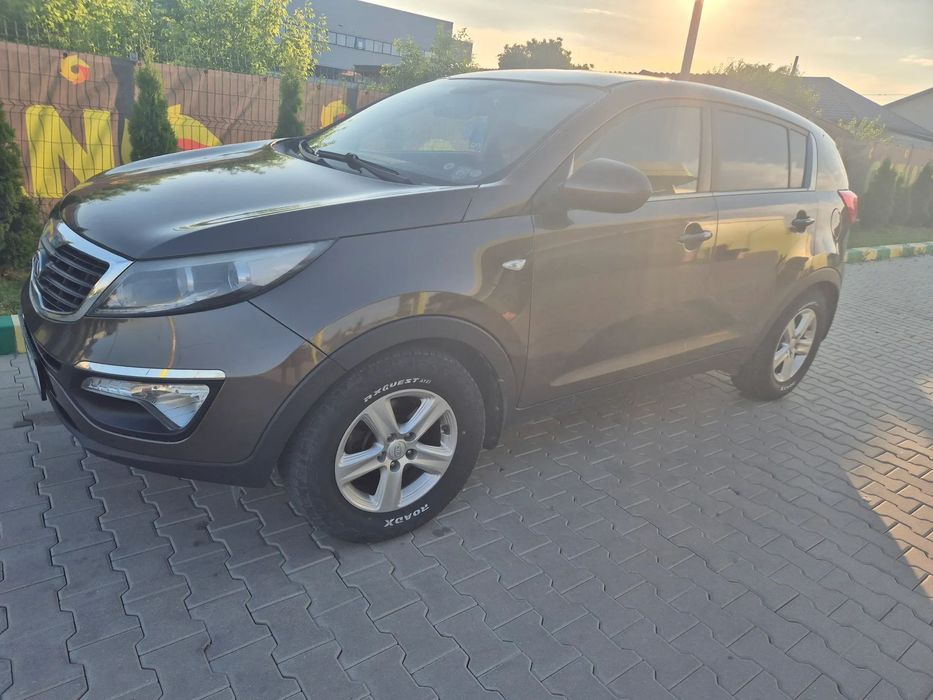 Kia Sportage Masina merge si arata impecabil