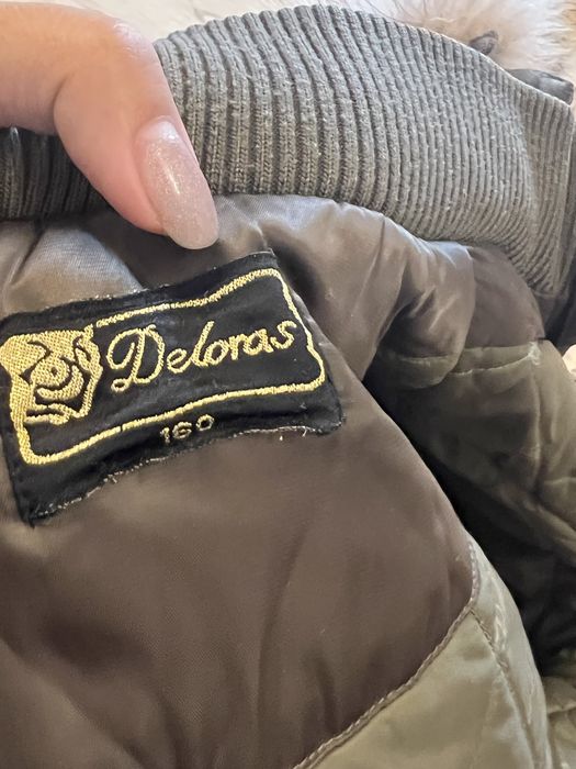 Продам куртку на девочку 7,8,9 лет