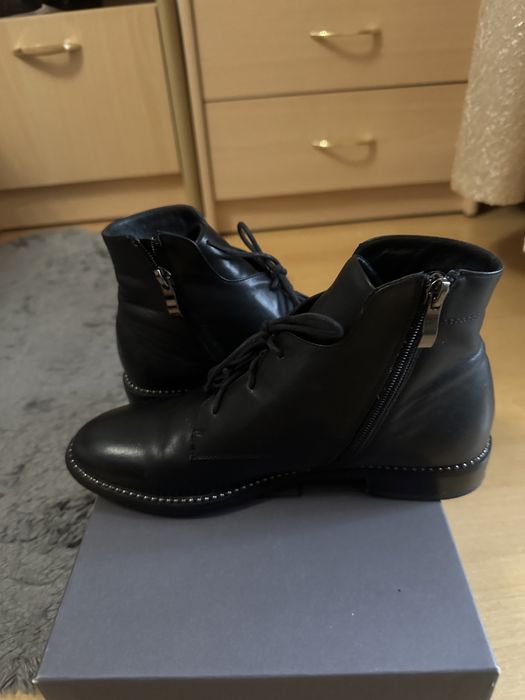 Продам женские ботильоны