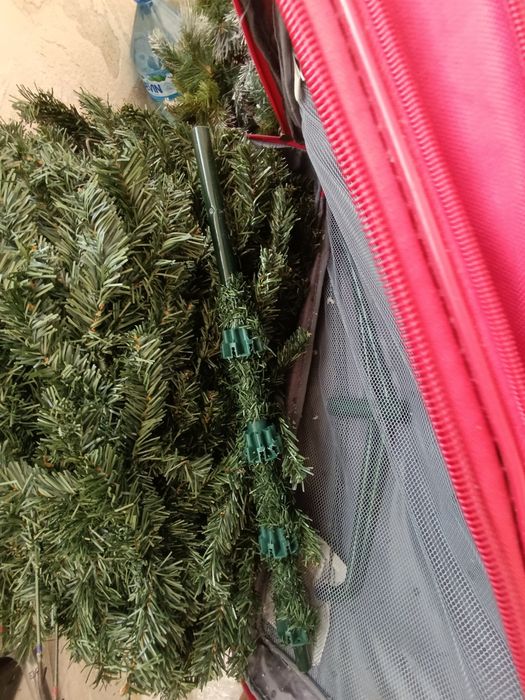 Коледна елха и украса