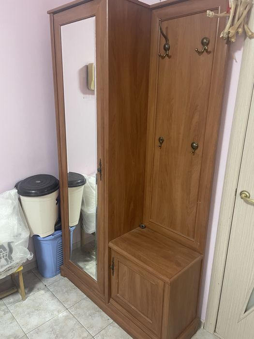 Продается прихожая шкафы комоды