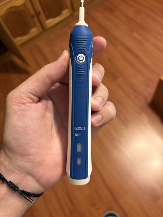 Periuță de dinți electrică Oral-B by Braun Pro