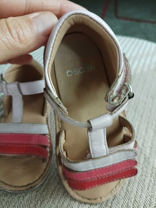 Сандали за момиченце Окaidi