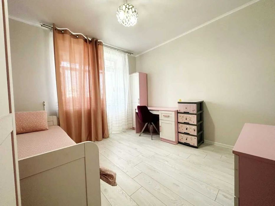 Дава се под наем Тристаен апартамент в София, Център - 90 кв.м за 561 € - Снимка #5