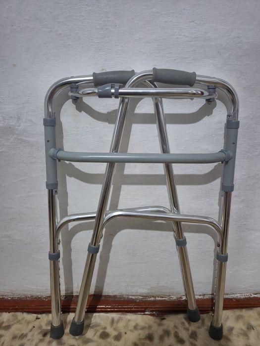 Подростковая инвалидная коляска