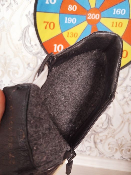 Кроссовки утеплённые 27 размера для девочки