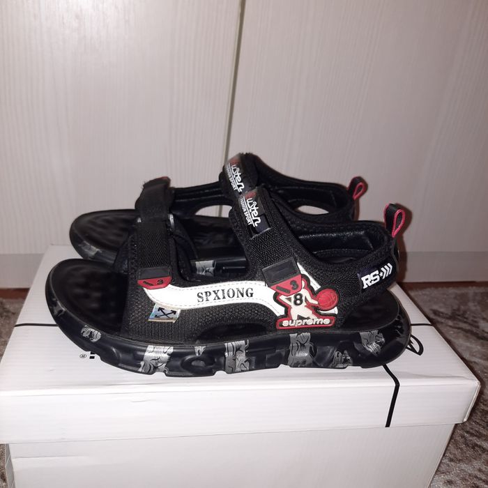 Сандалии на мальчика 35-36 размер