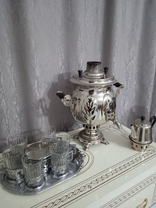 Самовар заварник набор подстаканников