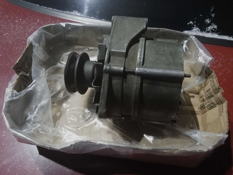 Продам генератор Бош