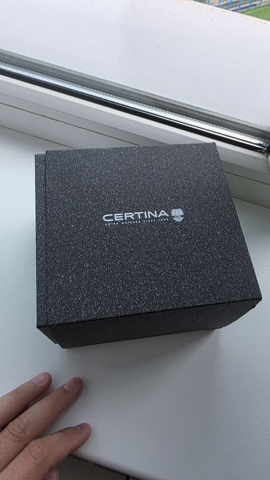 Кварцевые оригинальные часы certina