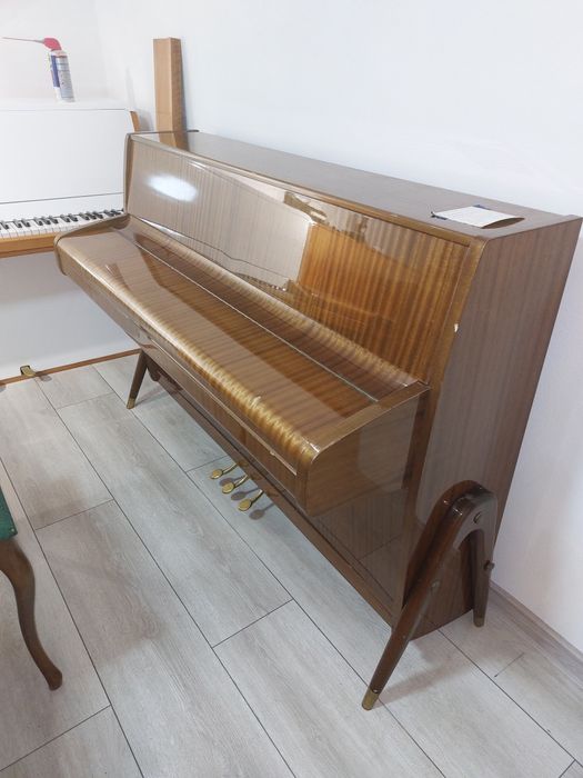 Pianina Sauter  ( mecanică Renner nemțească, transport gratuit)
