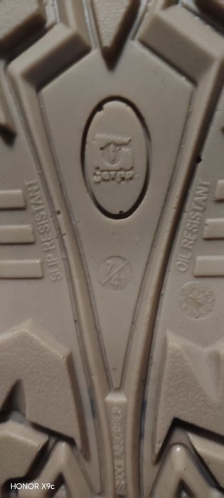 Продам ботинки спец новые 41 раз