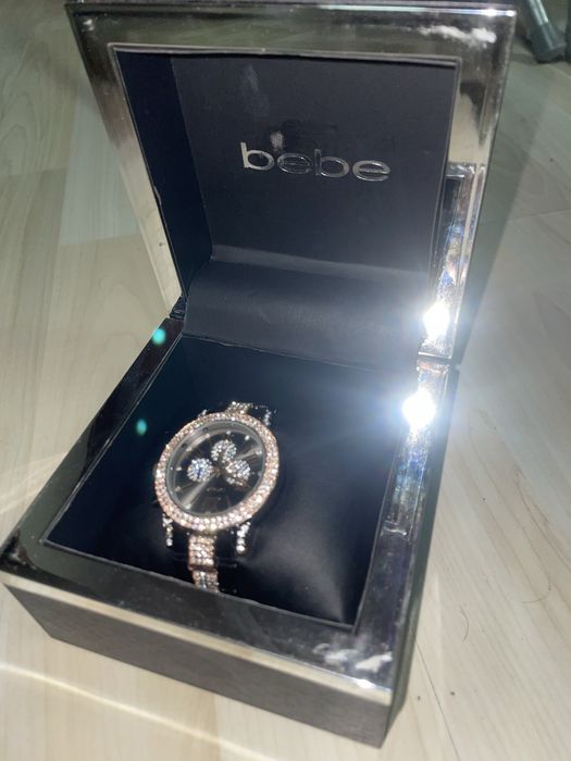 Часовник bebe и гривни