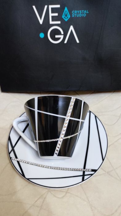 Элитная чашка с блюдцем, камни Сваровски.