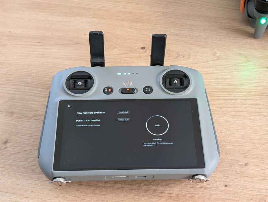Dronă DJI Air 3, pachet Fly More Combo + Accesorii