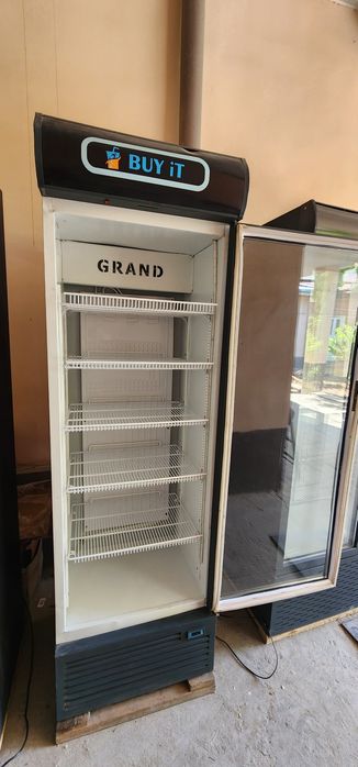 Vitrina holodilnik holati zor 3 ta